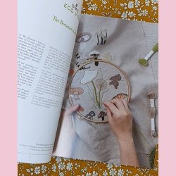 THE BOTANIST'S CABINET // DMC Broderi bog