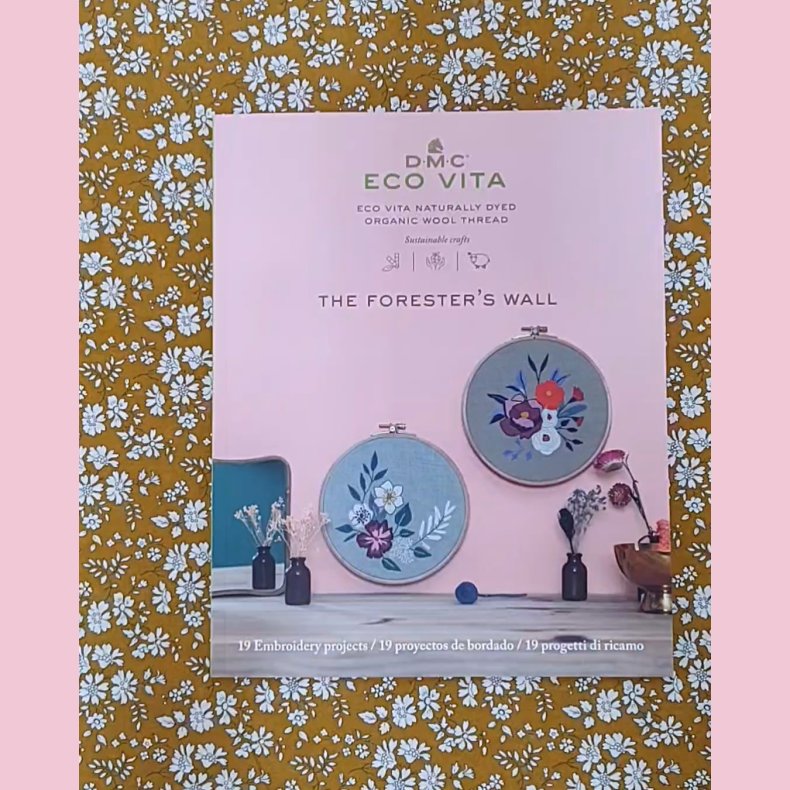 THE FORESTER'S WALL // DMC Broderi bog