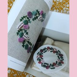 THE PLEASURE OF THE WORLD// Japansk Broderi bog