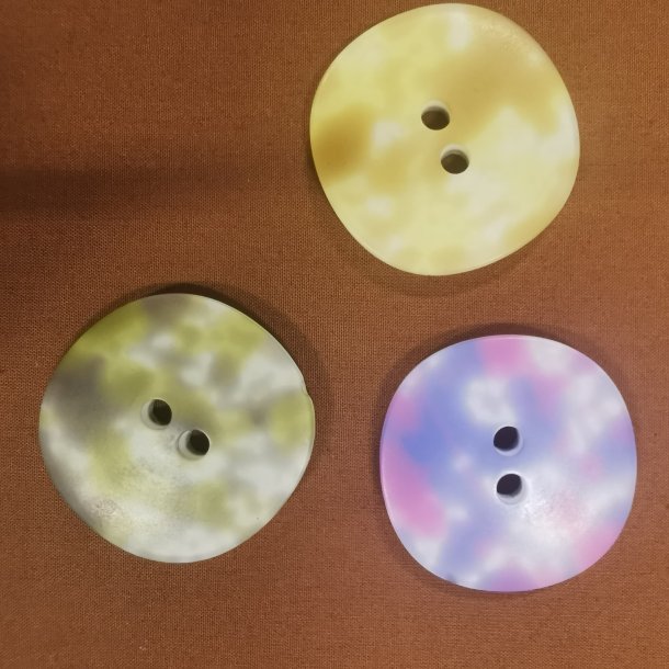 Akvarel plast knap 2cm (Alle farver) 