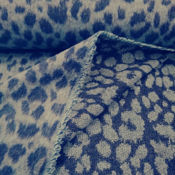 Flannel brokade 199,- Bl lysebl leopard
