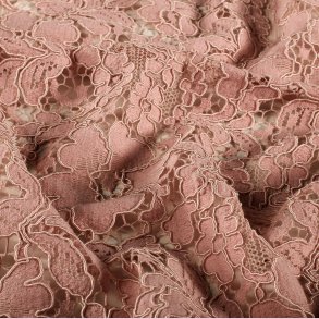Broderi Blonde // Gl. rosa 14