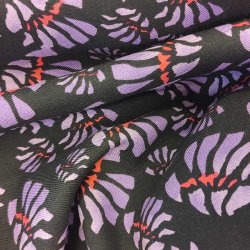 Vvet viskose // Sort lilla blomst