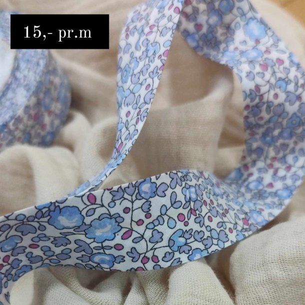 Liberty Skrbnd // Eloise Blue