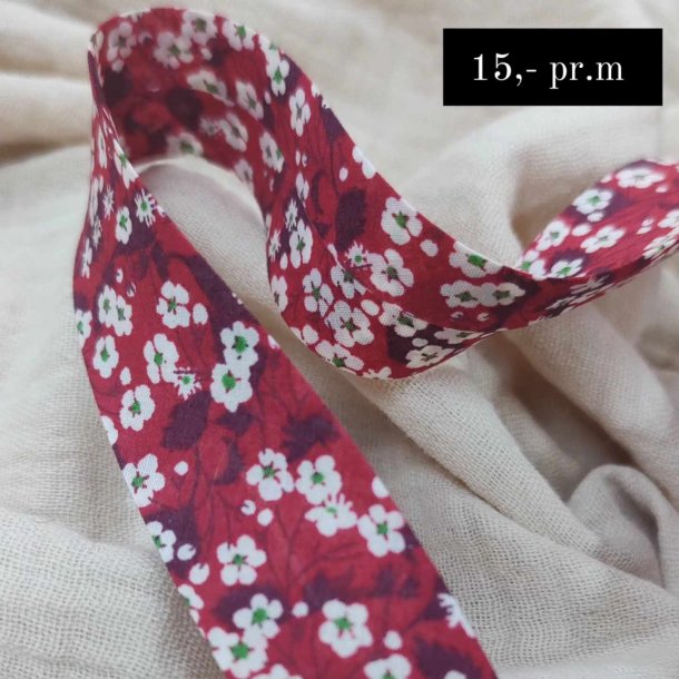 Liberty Skrbnd // Mitsi red
