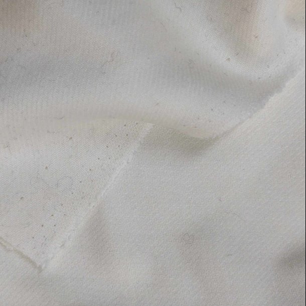 Uld vvet // White