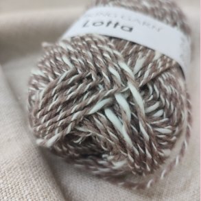 Lotta // Brun Nr.  208