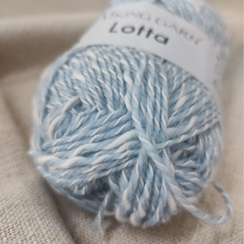 Lotta // Lysebl� Nr. 220