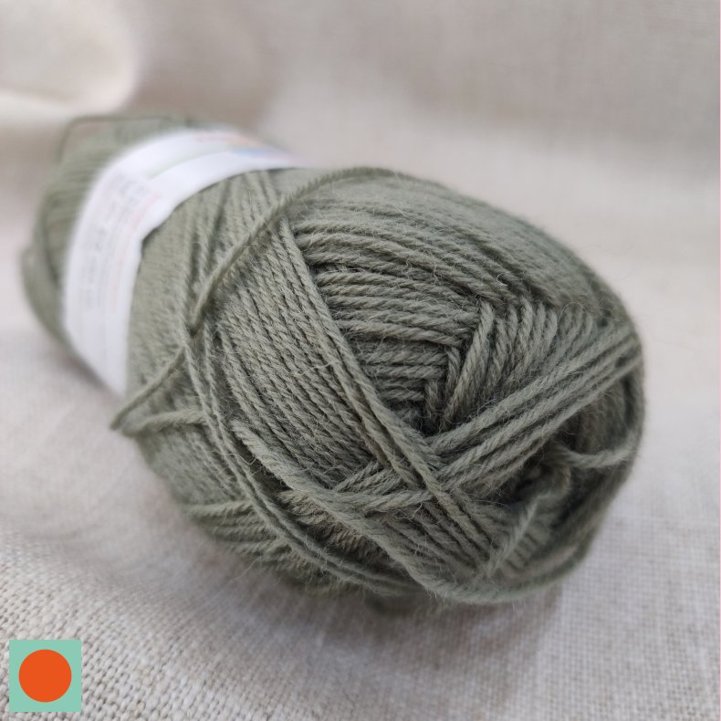 Strmpegarn // Khaki grn nr. 715