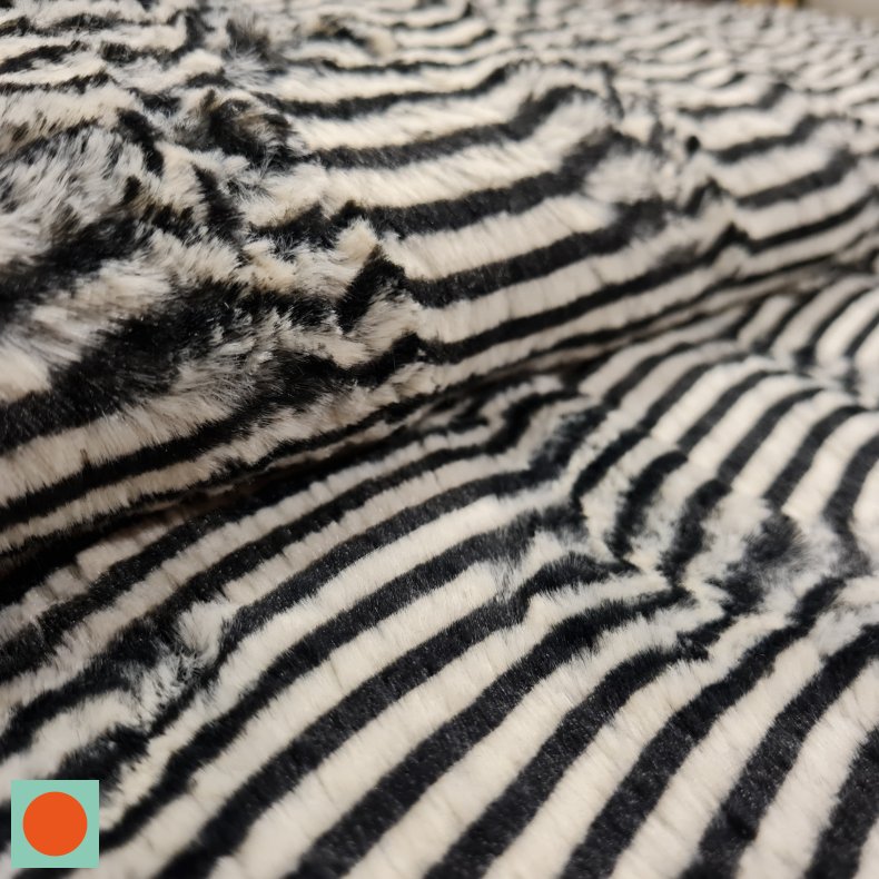 Pels imiteret 169,- Korthret Luksus Zebra