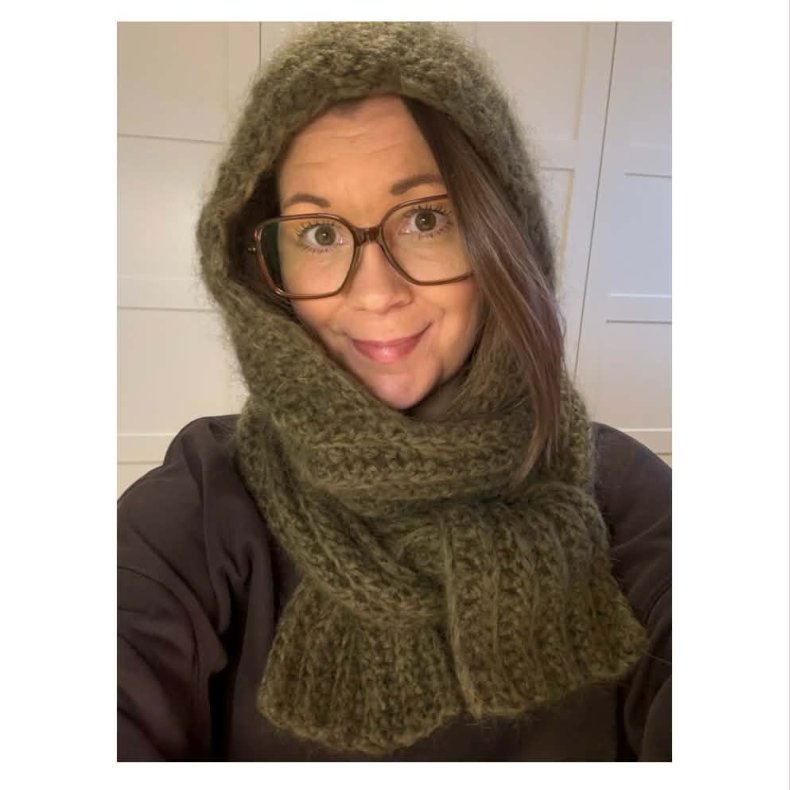 LouLy Crochet // The Sisterhoodie 