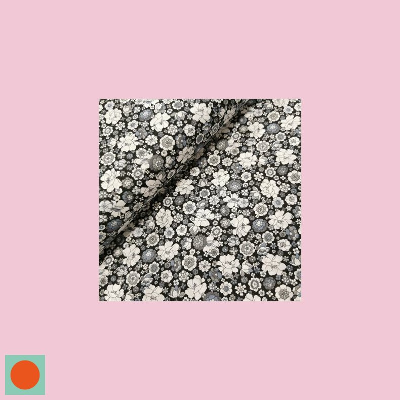 Kokka // Voil m. Flowers ( 80,- pr.m ved kb af hele meter)